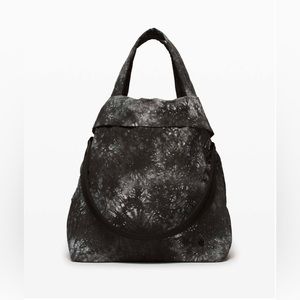 SALE‼️Lululemon on my level bag ice dye large 30L